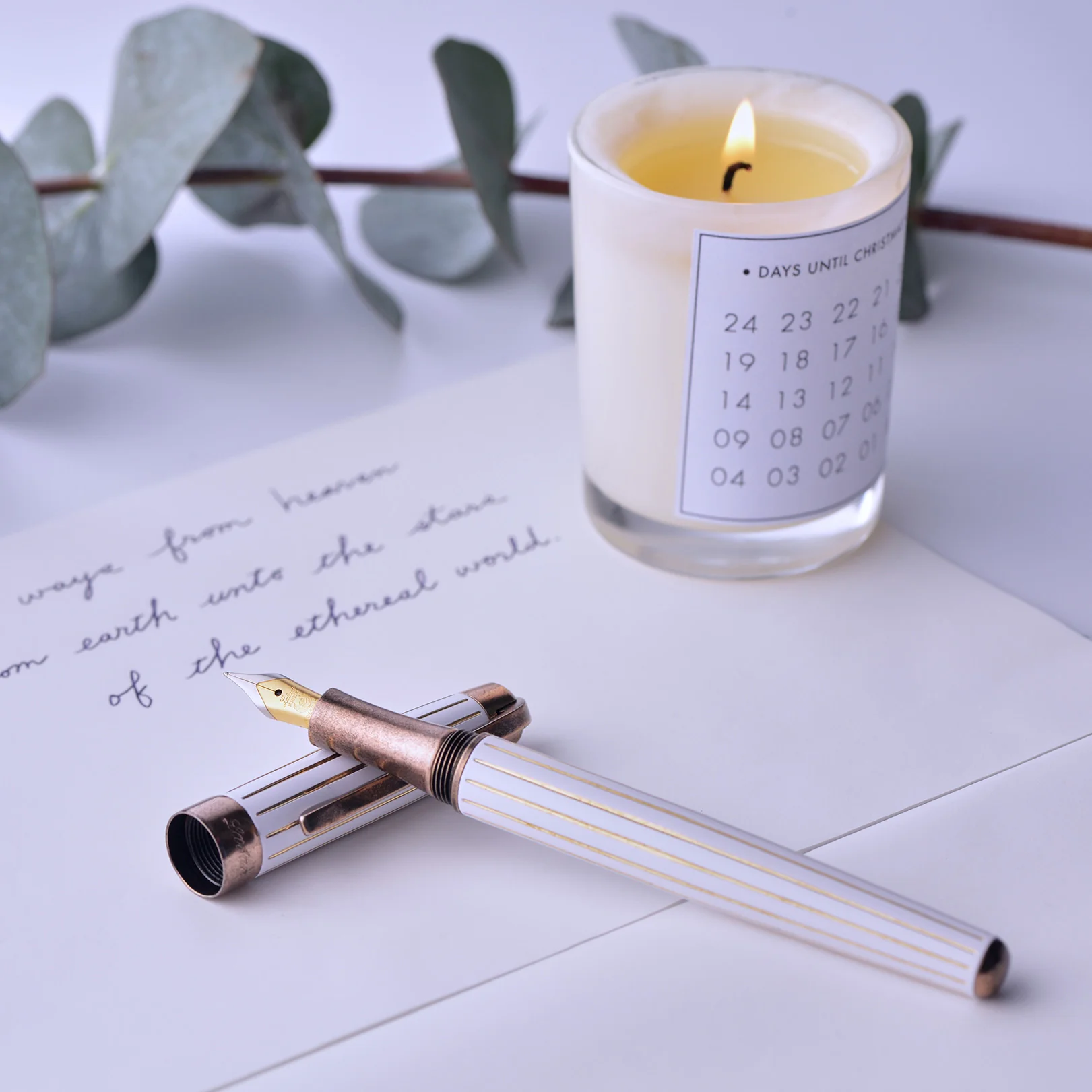 Antique'II Fountain Pen White - Image 3