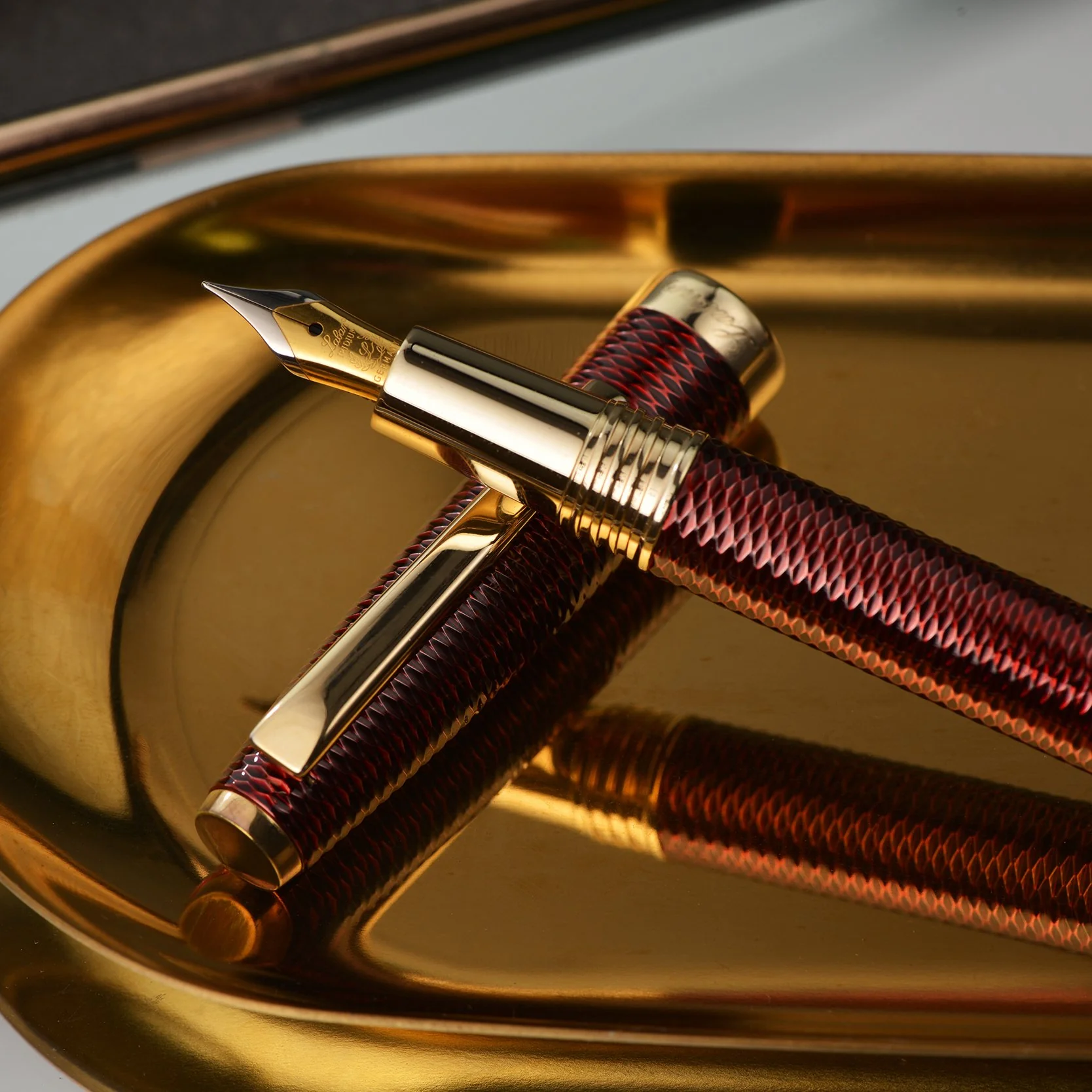 Gloria Ruby Red Fountain Pen - Image 3